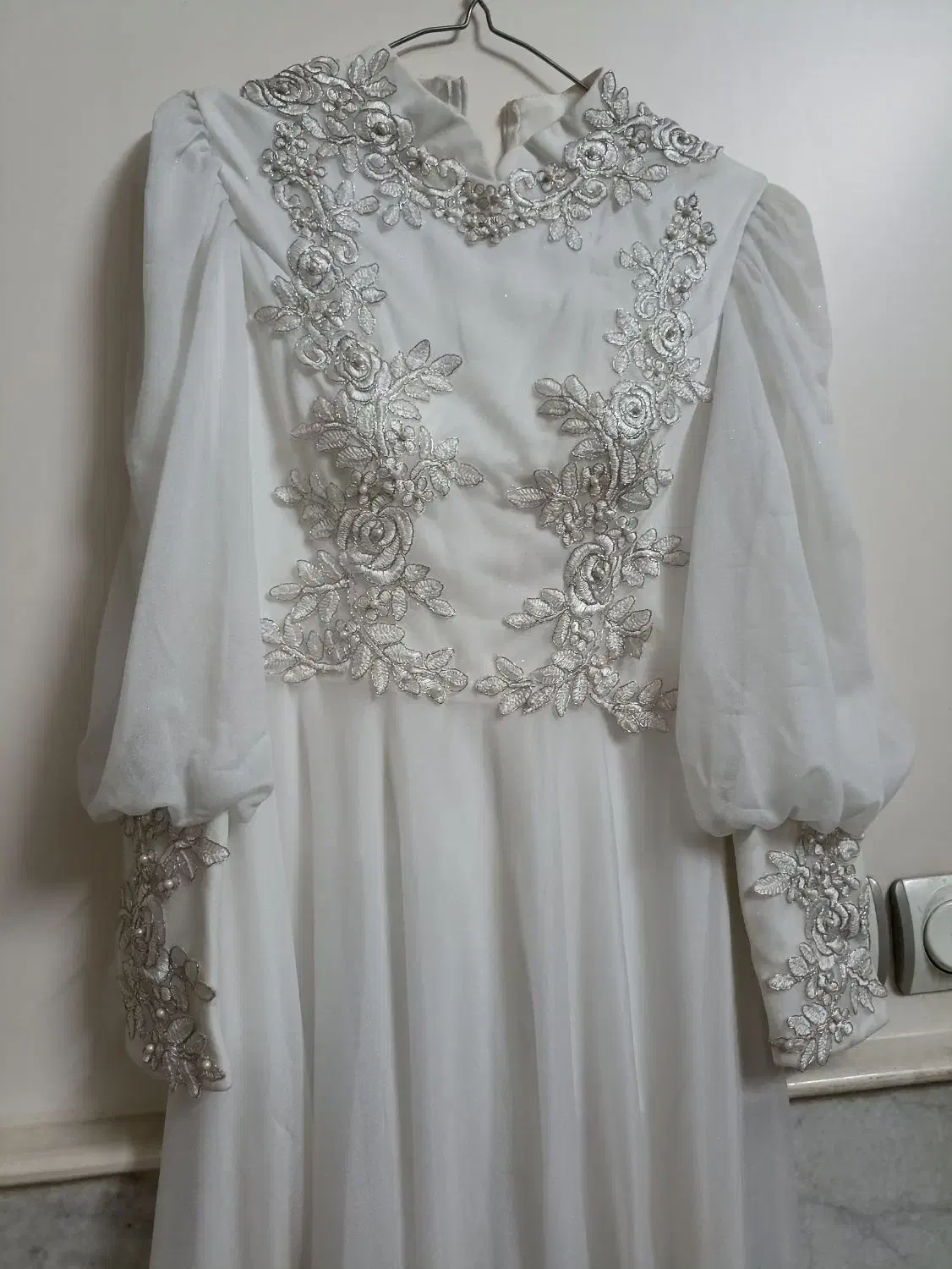 لباس عقد حنابندون بله برون|لباس|قم, نخودی|دیوار