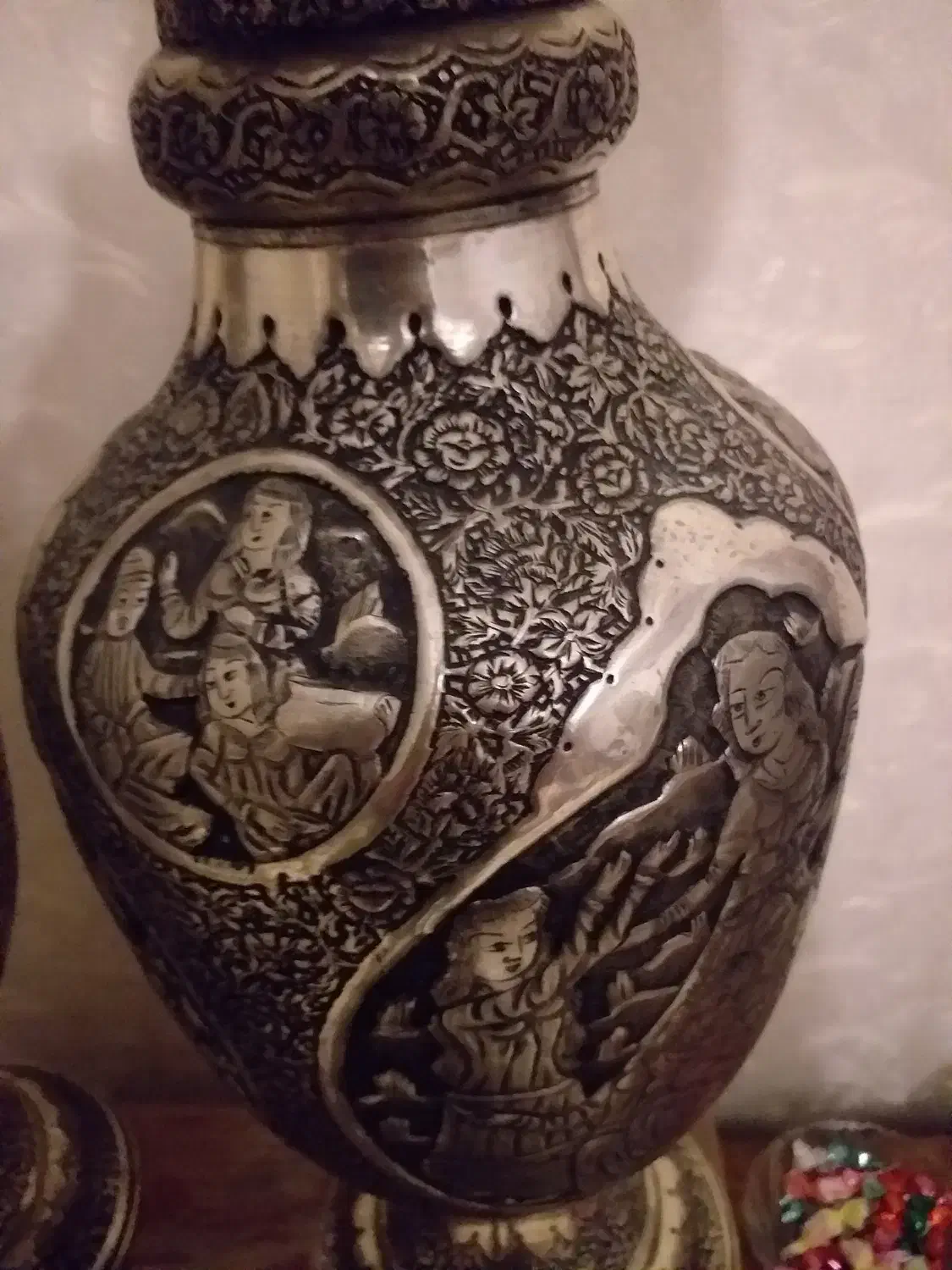 گلدان مسی قلمزنی|کلکسیون اشیاء عتیقه|تهران, قلهک|دیوار