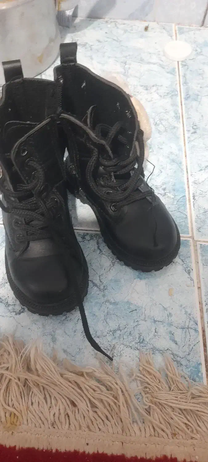 کفش|کیف، کفش، کمربند|یاسوج, |دیوار