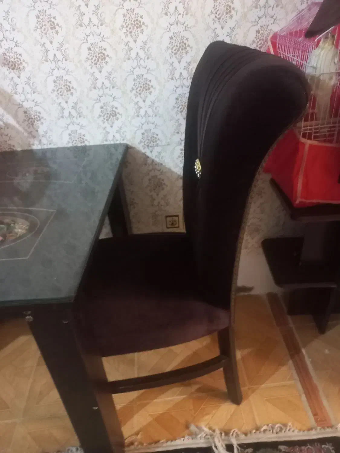 میز نهار خوری|میز و صندلی غذاخوری|رشت, کوی حسینی|دیوار