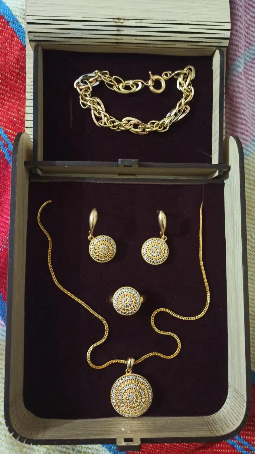 نیم ست همراه با دستبند کاملا نو نو|جواهرات|اصفهان, شهرک کاوه|دیوار