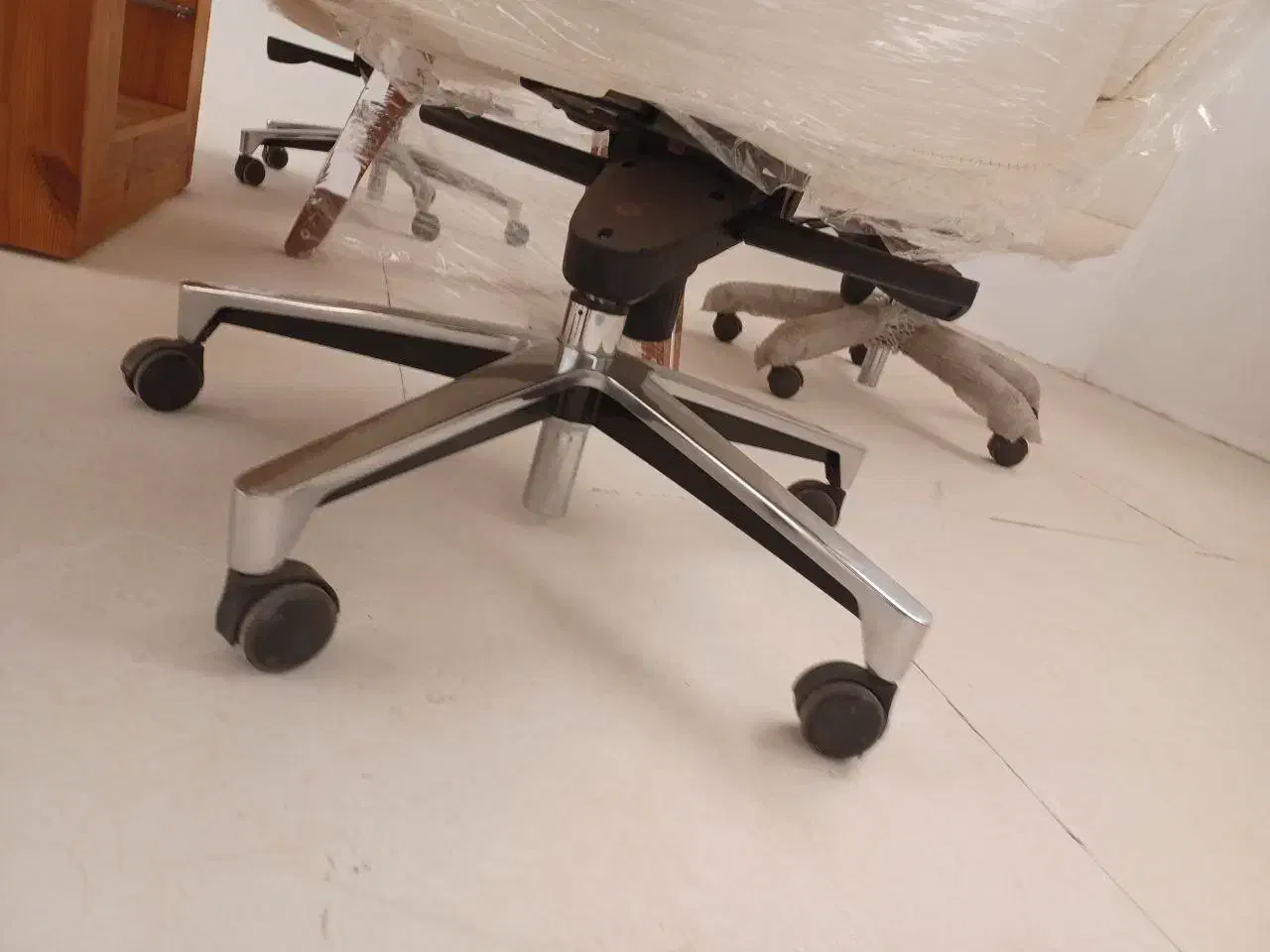 ۶عدد صندلی اداری پارچه چرم|مبلمان اداری|پردیس, شهرک صنعتی خرمدشت فاز ۷|دیوار