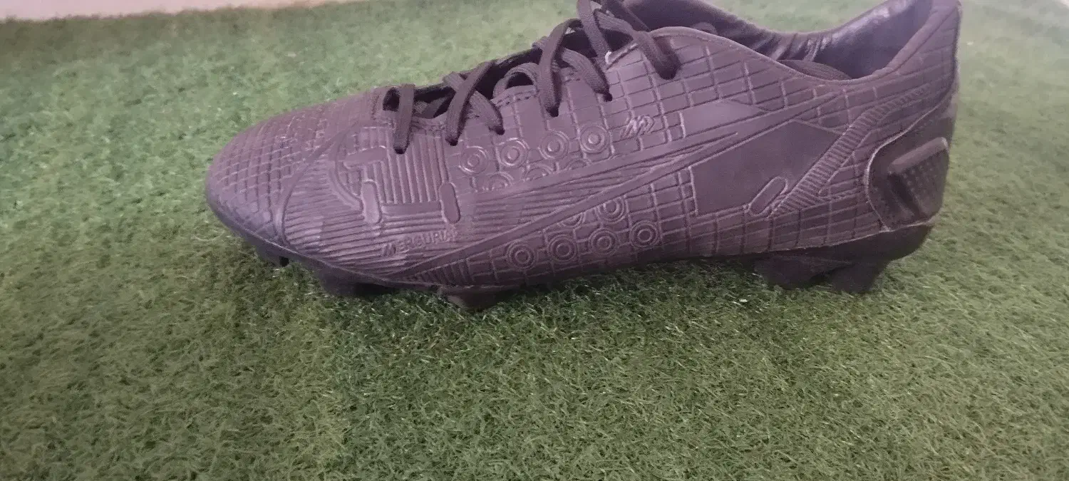 کفش چمن|کیف، کفش، کمربند|شوشتر, |دیوار