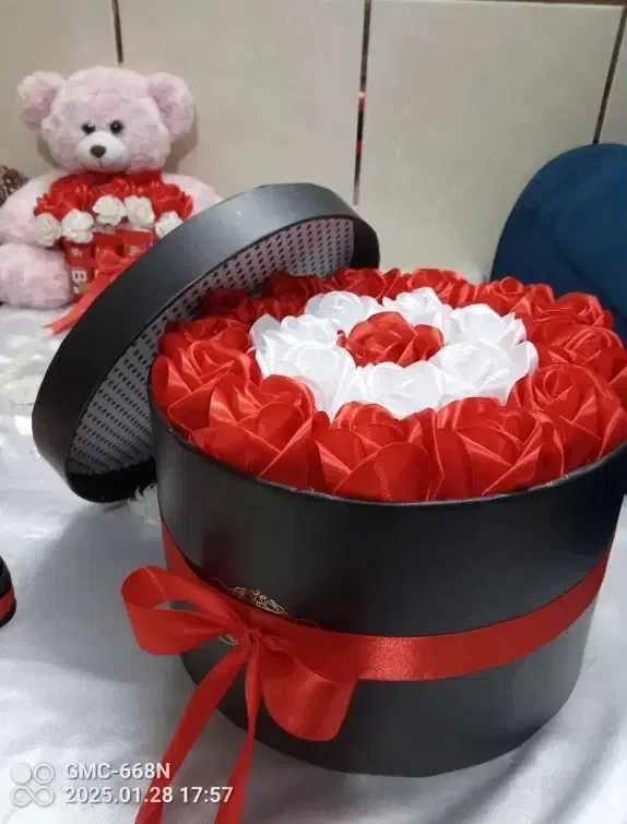 انواع گل های ربانی در رنگ های دلخواه قابل سفارش|گل مصنوعی|شاهرود, |دیوار