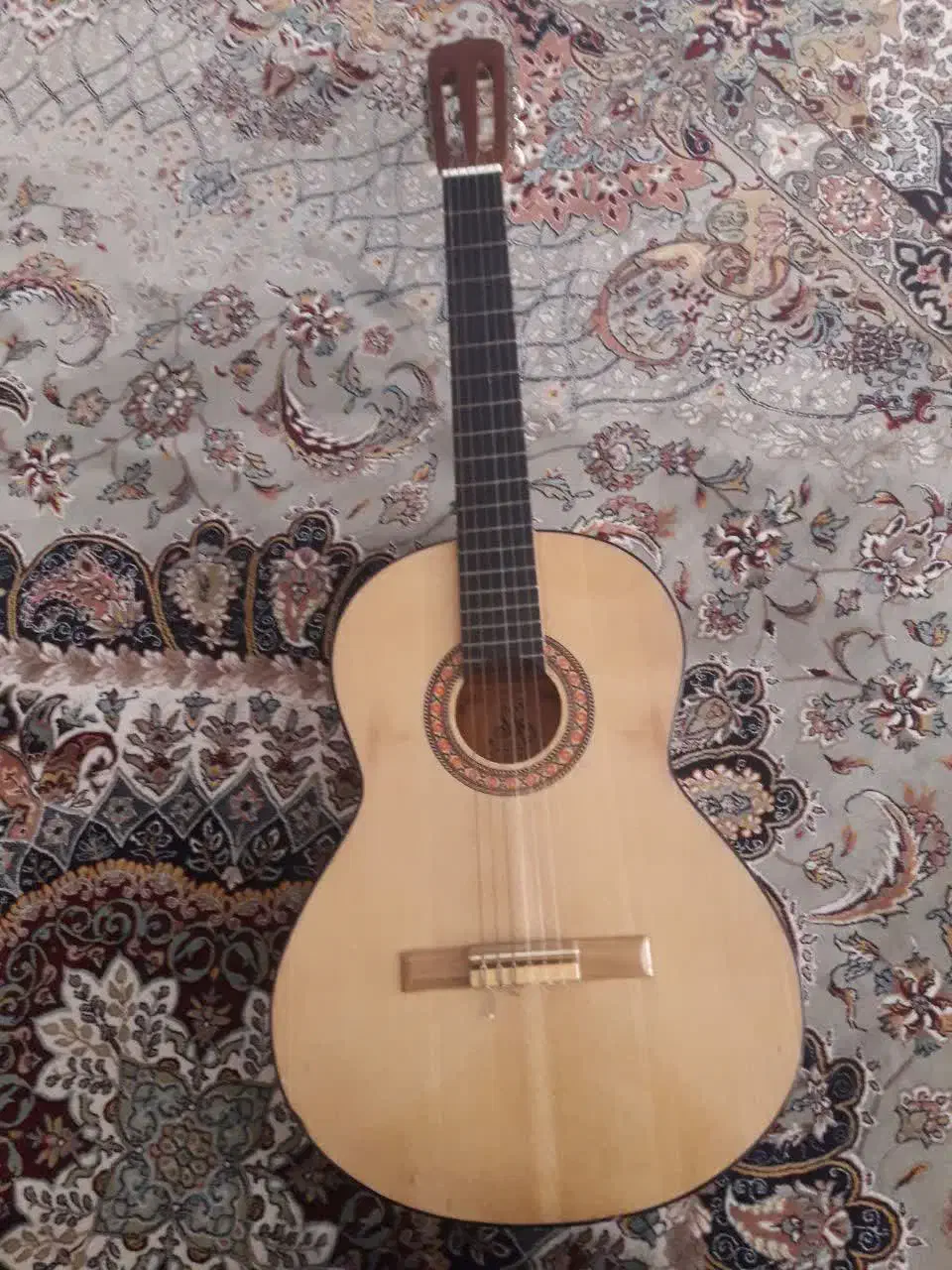 گیتار|گیتار، بیس، امپلیفایر|الشتر, |دیوار