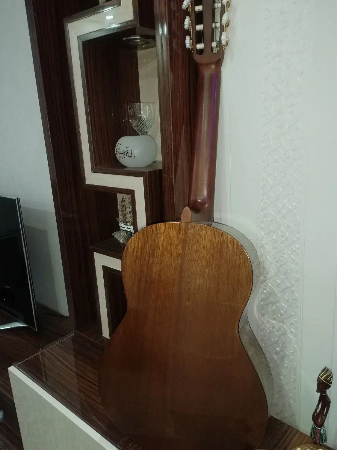 گیتار|گیتار، بیس، امپلیفایر|اندیشه, اندیشه فاز ۱|دیوار