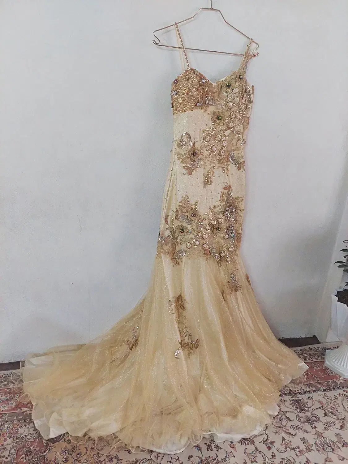 لباس مجلسی سنگدوزی|لباس|تالش, هشتپر|دیوار