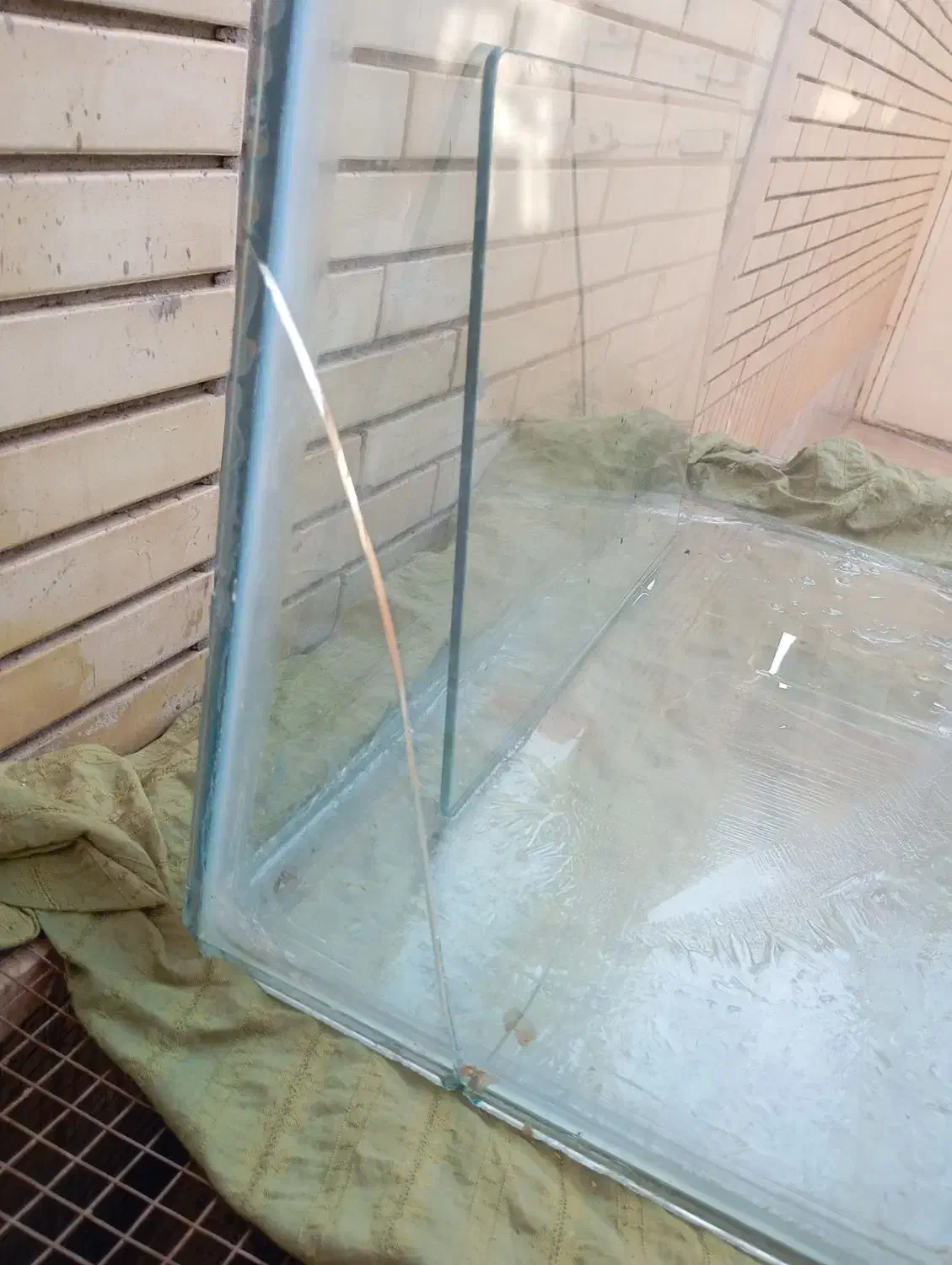 آکواریوم بزرگ فقط 400تومن|ماهیگیری|نیشابور, میدان حافظ|دیوار