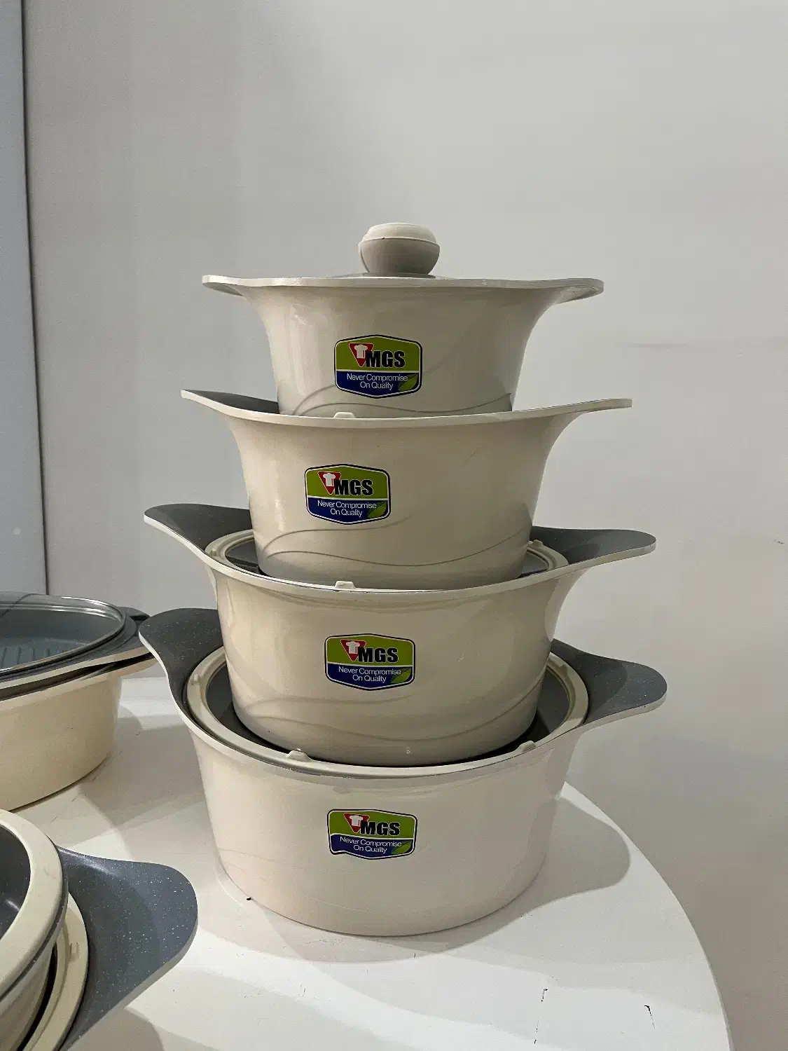 سرویس قابلمه گرانیتی نو|ظروف پخت‌وپز|فردیس, فردیس|دیوار