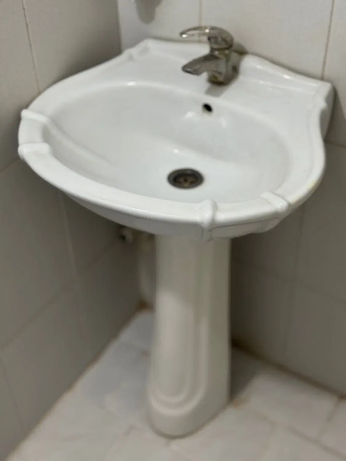 ۱ عدد سنگ روشویی کاملا سالم|لوازم سرویس بهداشتی|مشهد, الهیه|دیوار