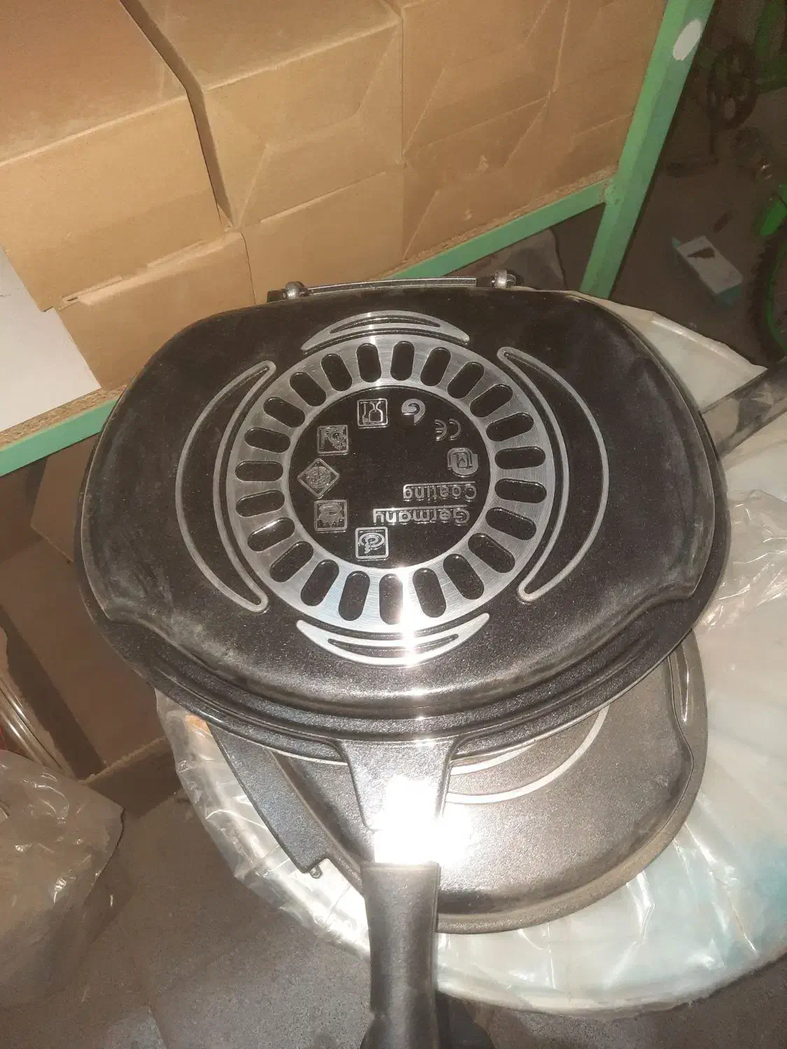 ماهیتابه‌رژیمی|ظروف پخت‌وپز|قم, قلعه کامکار|دیوار