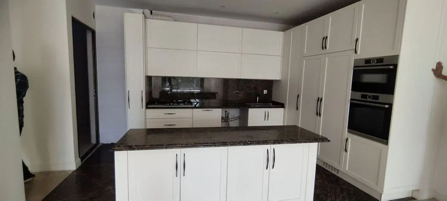 فرشته 140متر طبقه آخر    ((دسترسی ولیعصر واقعی))