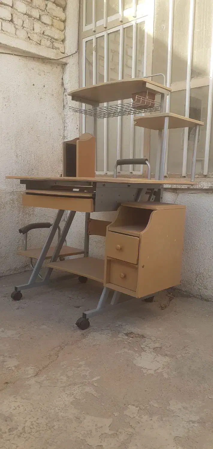 میز|میز تحریر و کامپیوتر|خواف, |دیوار