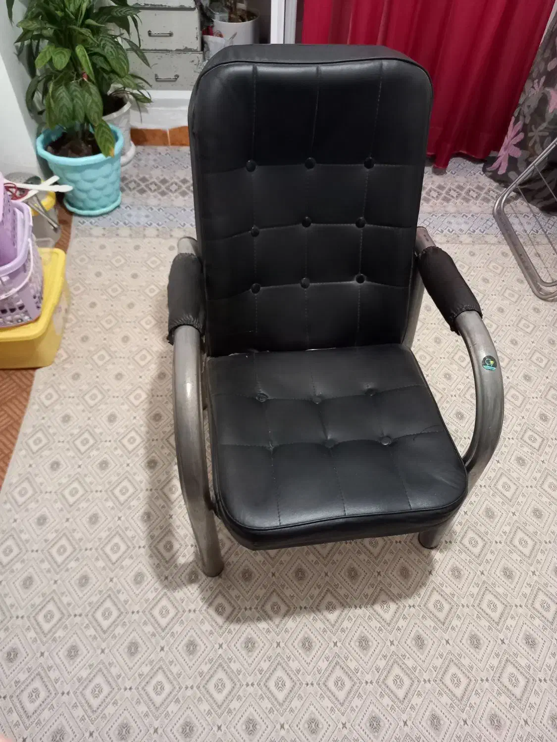 صندلی راحتی|صندلی و نیمکت|تالش, هشتپر|دیوار