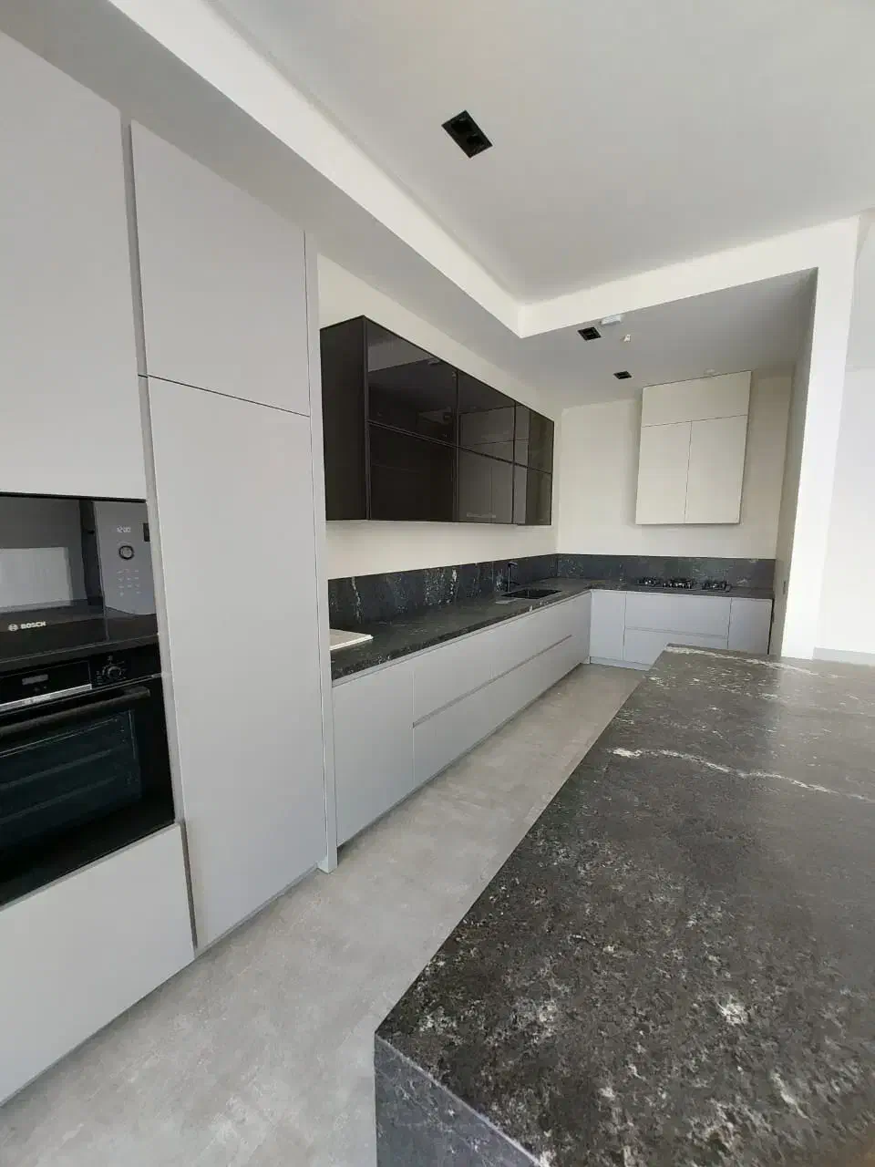 ۱۸۰ مترکلید نخورده/تکواحدی/۲پارکینگ/کلید نزد املاک|فروش آپارتمان|تهران, زعفرانیه|دیوار