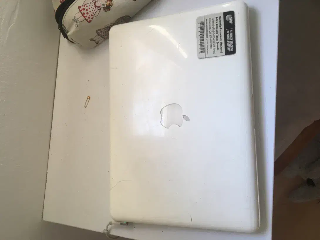 مک‌ بوک اپل ۲۰۰۹ (لب تاب)|رایانه همراه|کرج, حصارک بالا|دیوار