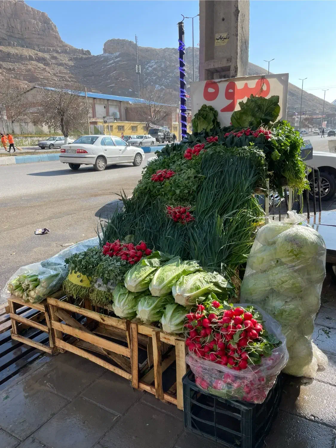 به یک نیروی کار نیازمندیم|استخدام خدمات فروشگاه و رستوران|ماکو, |دیوار