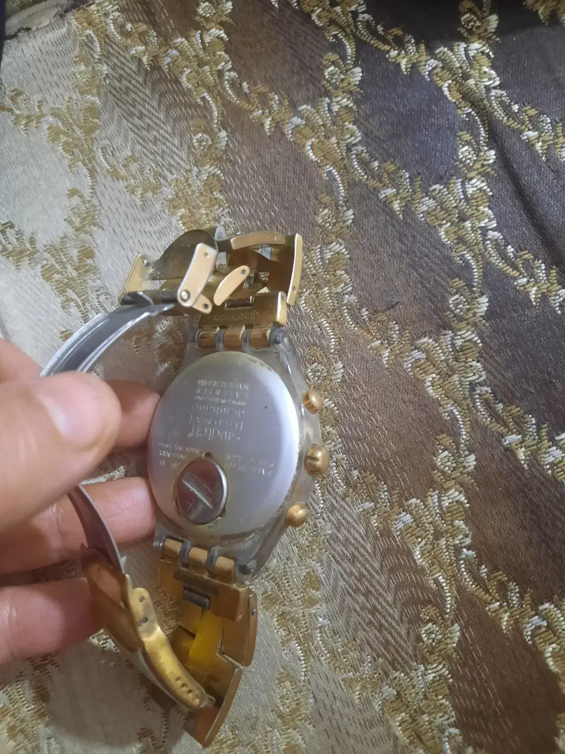 ساعت سو اچ اصل|ساعت|پرند, فاز ۶|دیوار