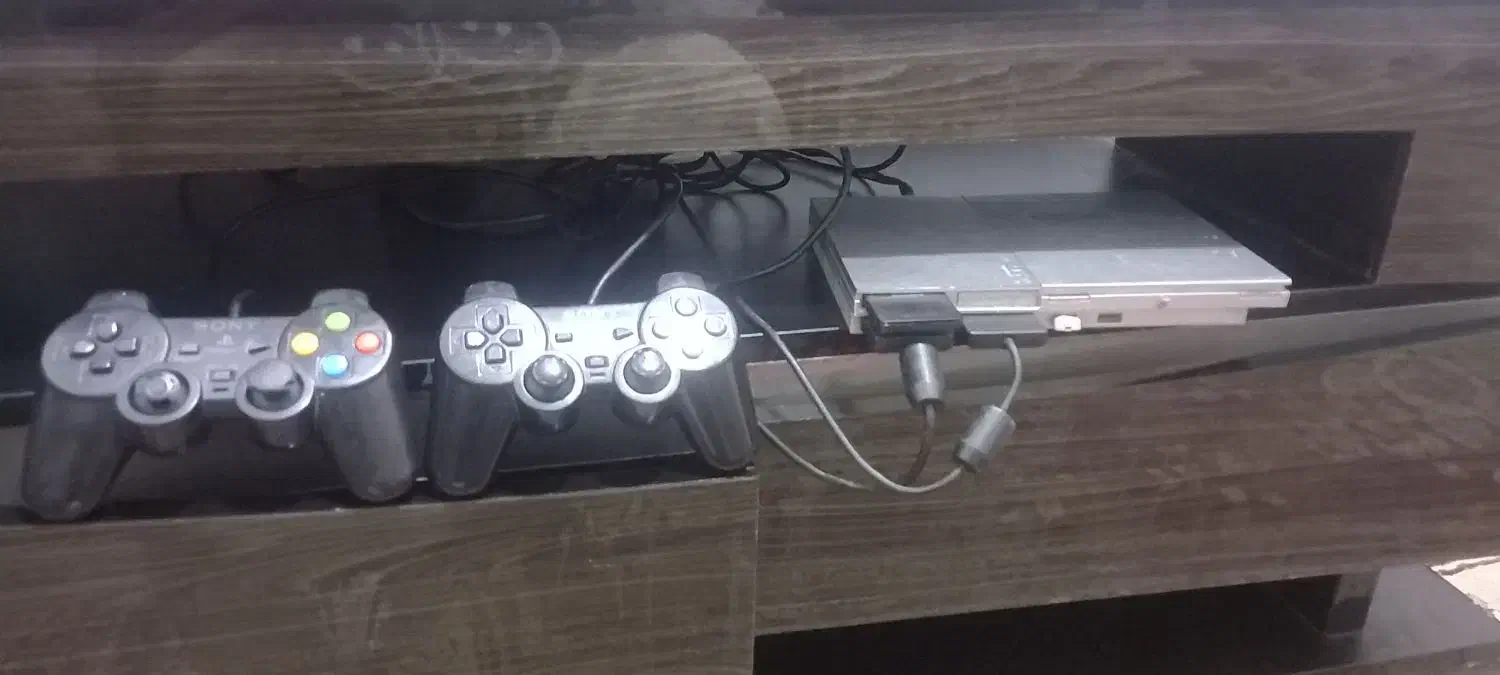 پلی ۲ همراه تلوزیون ۲۱ اینچ ال جی و میز تلوزیون|کنسول، بازی ویدئویی و آنلاین|دزفول, |دیوار