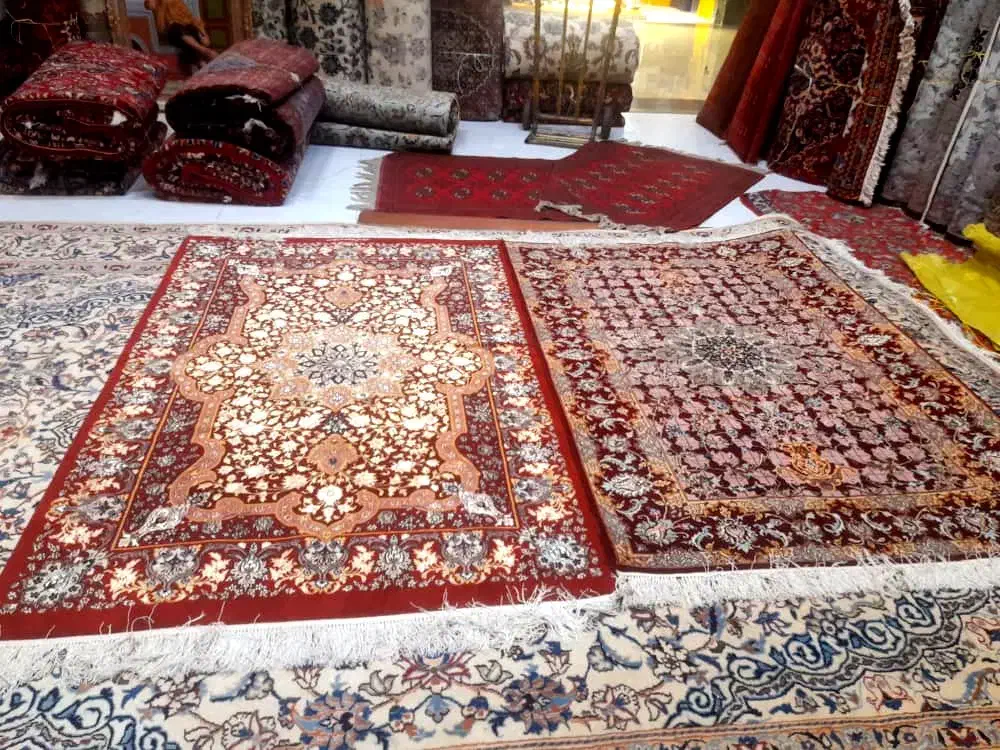 فرش دستباف گل و چله ابریشم اصفهان|فرش|تهران, گلستان (شهرک راه آهن)|دیوار