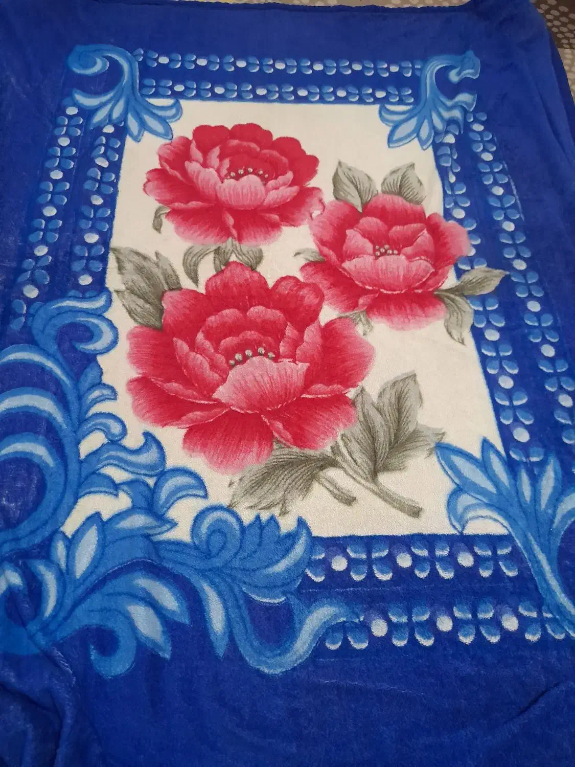 دوعددپتو گلبافت جنس نرم وضخیم درحدنو|رختخواب، بالش، پتو|شیراز, کوشک میدان|دیوار