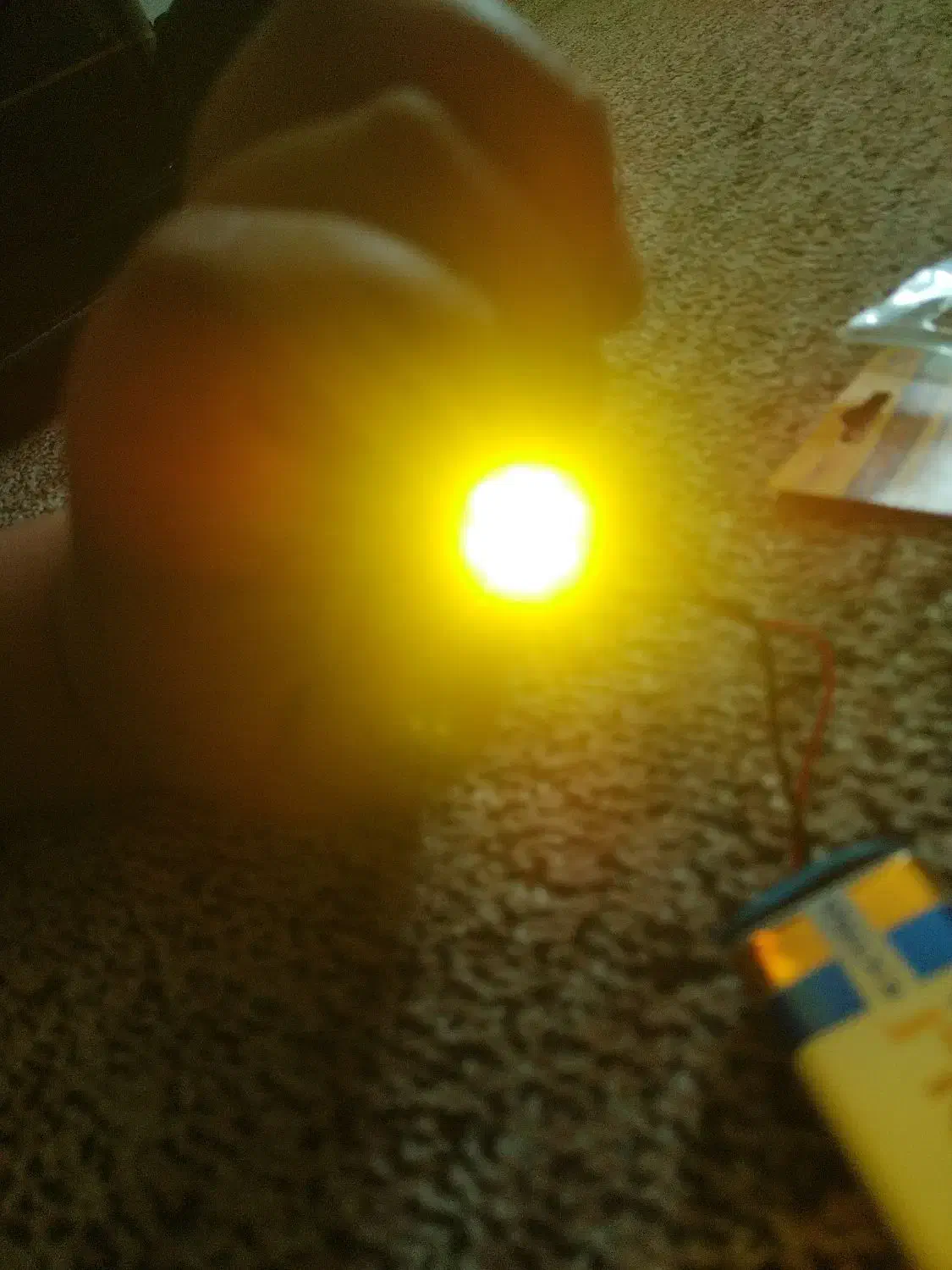 سرشب نو|ریسه و چراغ تزئینی|لامرد, |دیوار