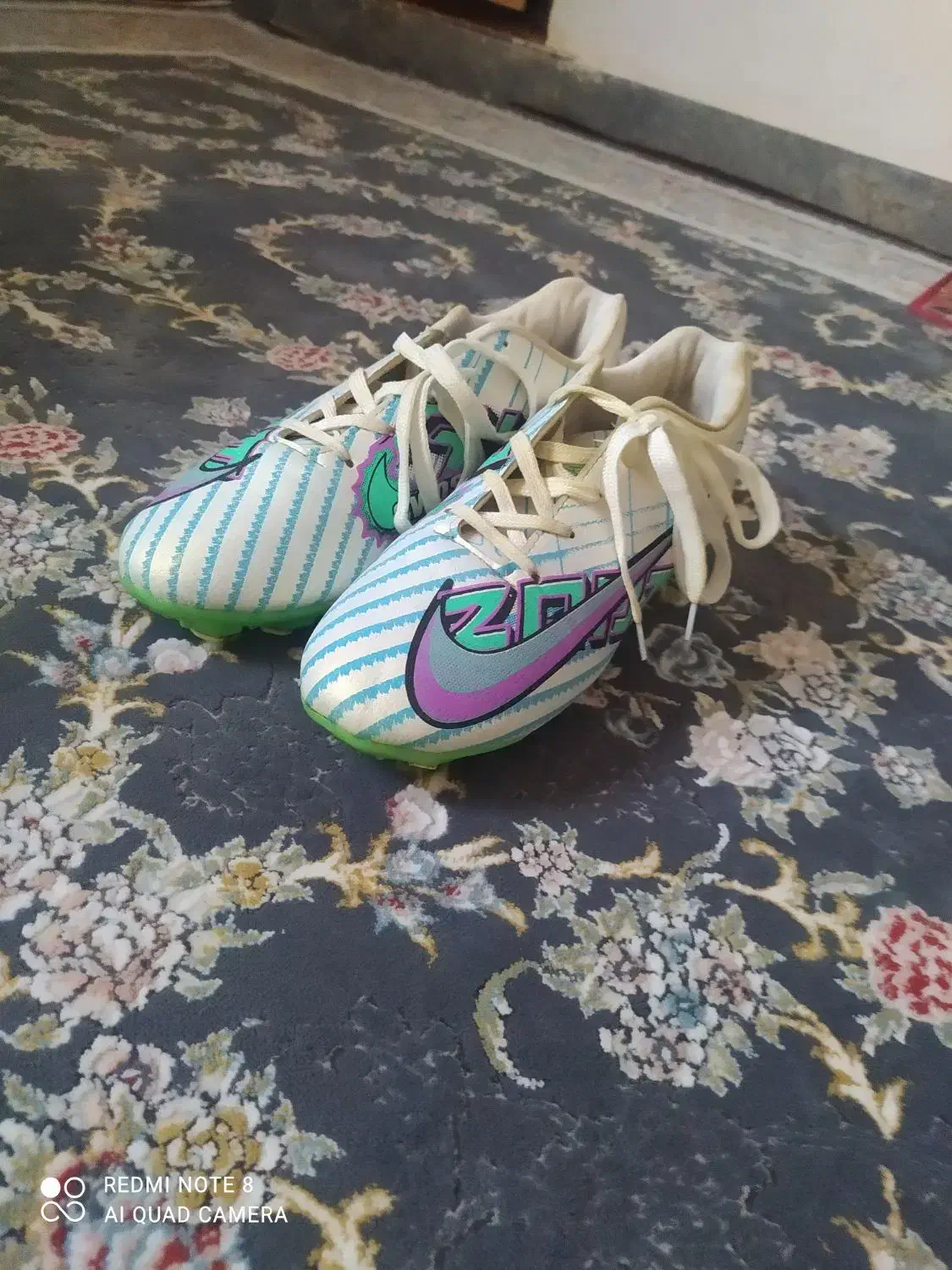 استوک سفید|کیف، کفش، کمربند|همدان, |دیوار