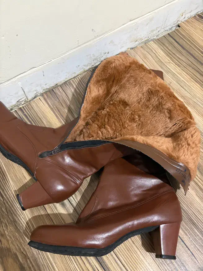 چکمه|کیف، کفش، کمربند|کرمان, |دیوار