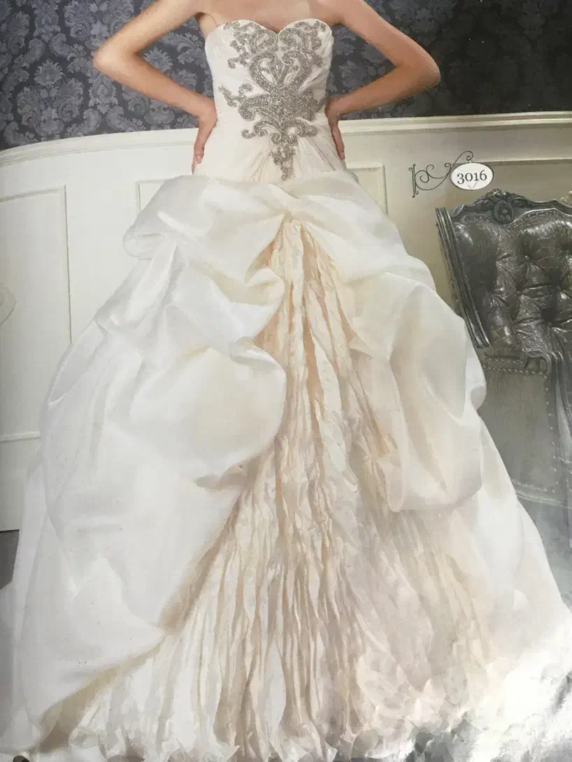 مجله لباس عروس|مجلات|مشهد, سعد آباد|دیوار