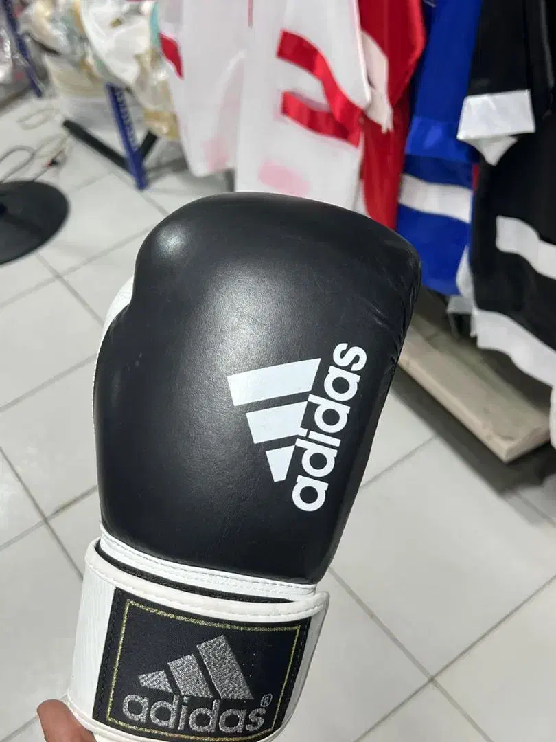 دستکش بوکس چرم|تجهیزات ورزشی|مشهد, شهید فرامرز عباسی|دیوار