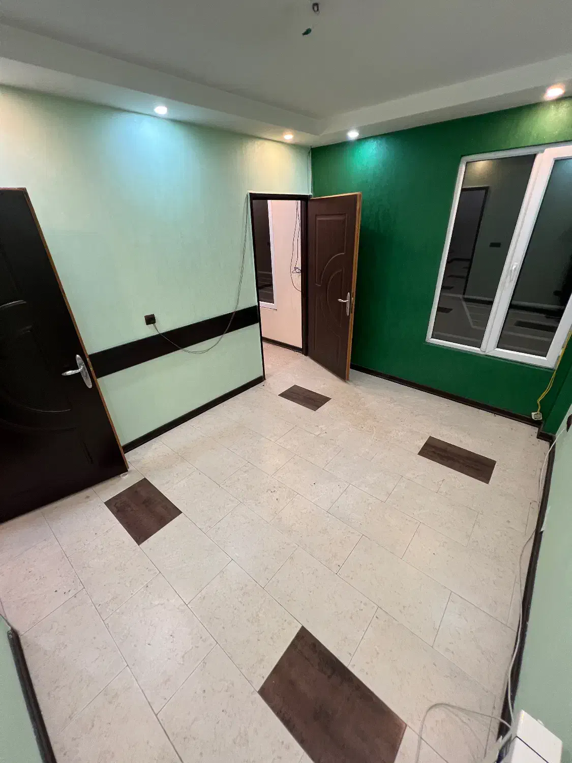 واحد تجاری|فروش دفتر کار، اتاق اداری، مطب|رشت, چله خانه|دیوار