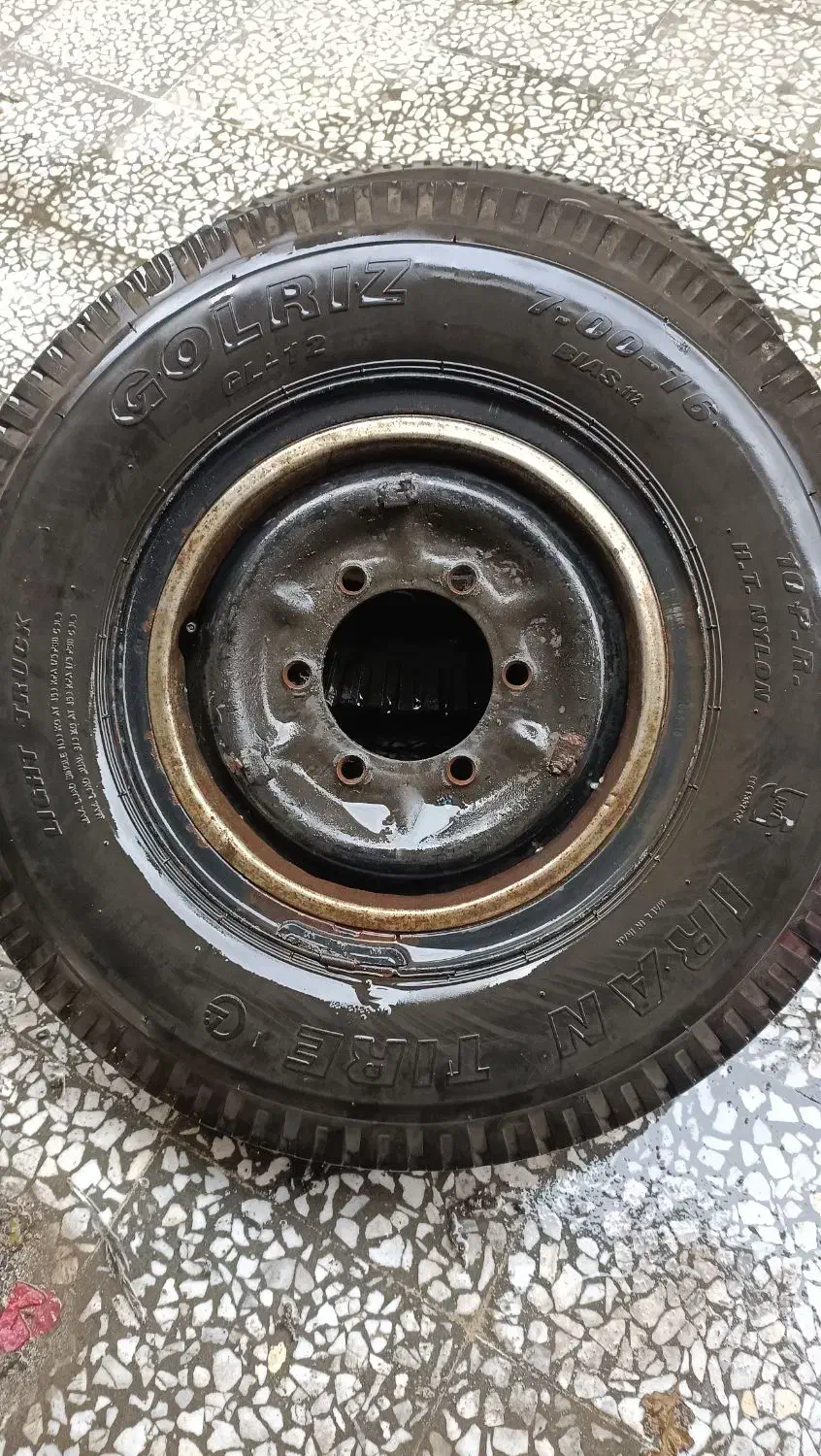 رینگ و لاستیک جلو ۷۰۰ ـ۱۶ نیسان|قطعات یدکی و لوازم جانبی|رشت, شهرک شهید رجایی|دیوار