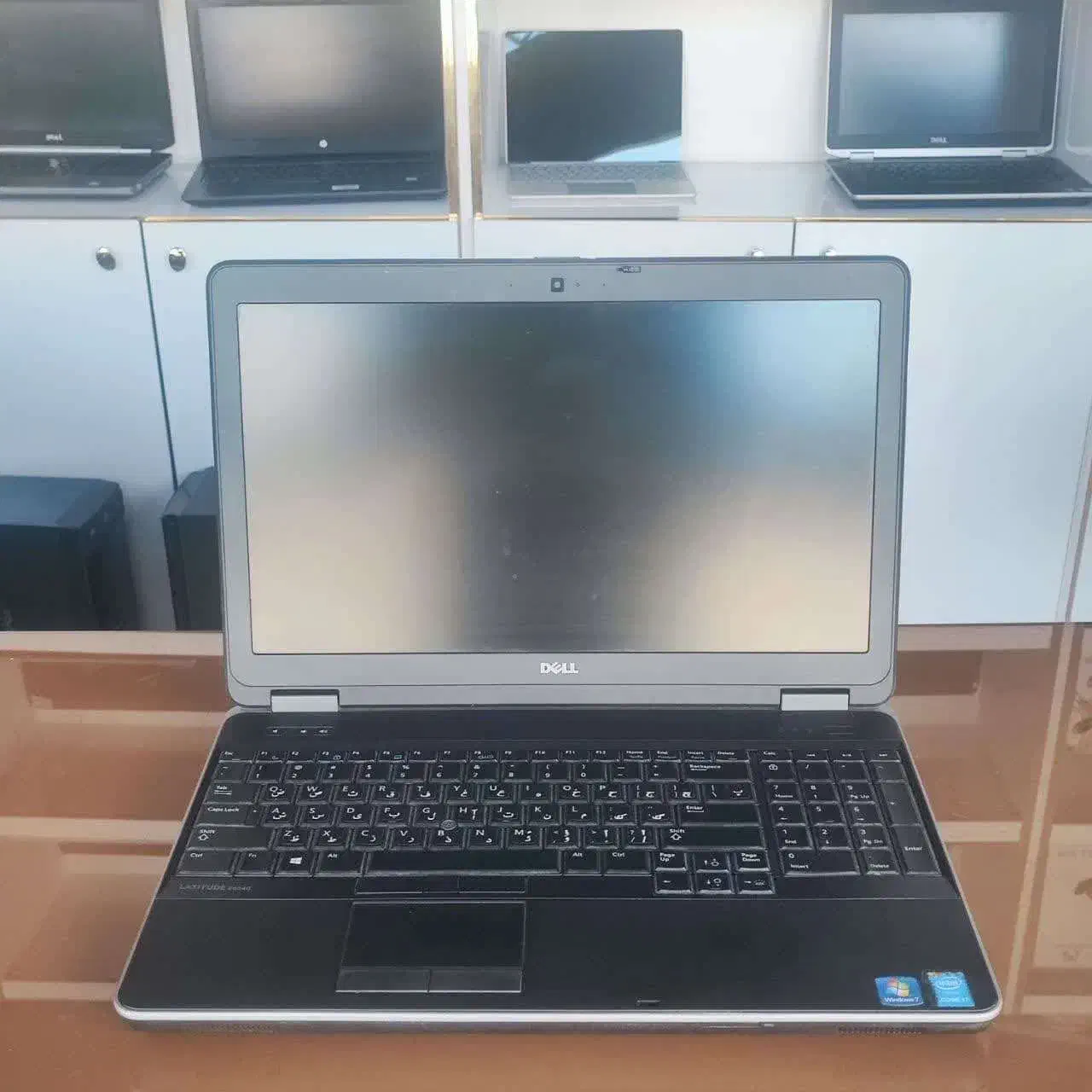 لپتاپ دل هشت هسته ای با گرافیک دو گیگ DDR5|رایانه همراه|اصفهان, سرچشمه|دیوار