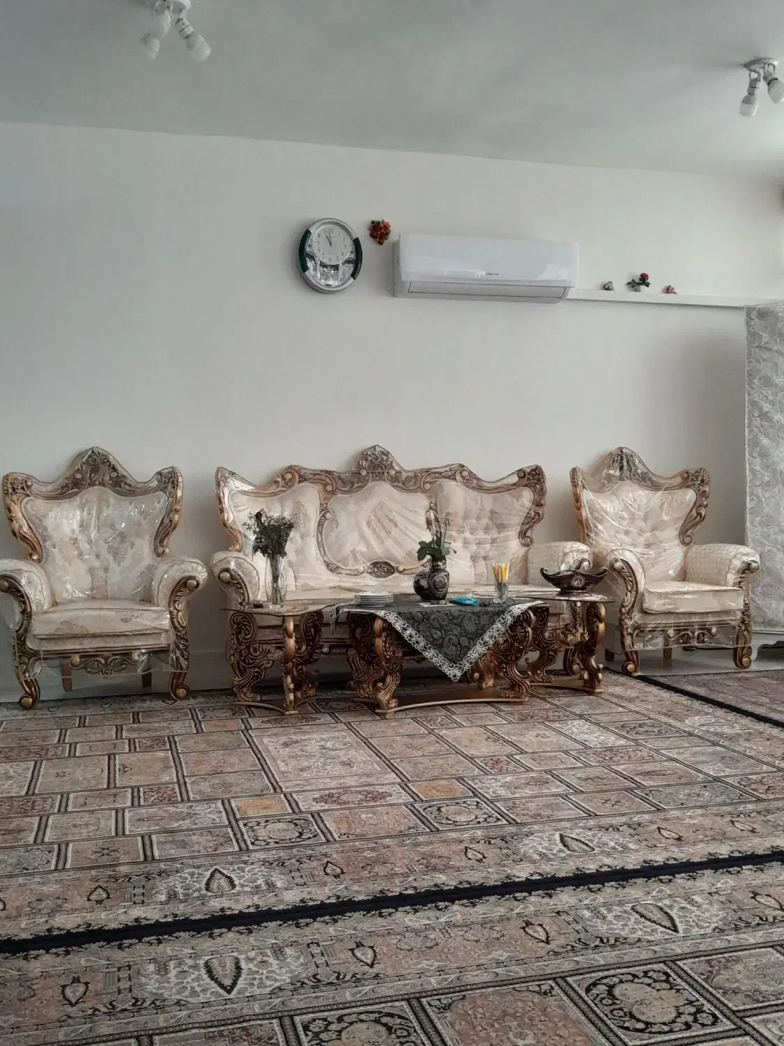 مبل سلطنتی|مبلمان خانگی و میز عسلی|اهواز, نادری|دیوار