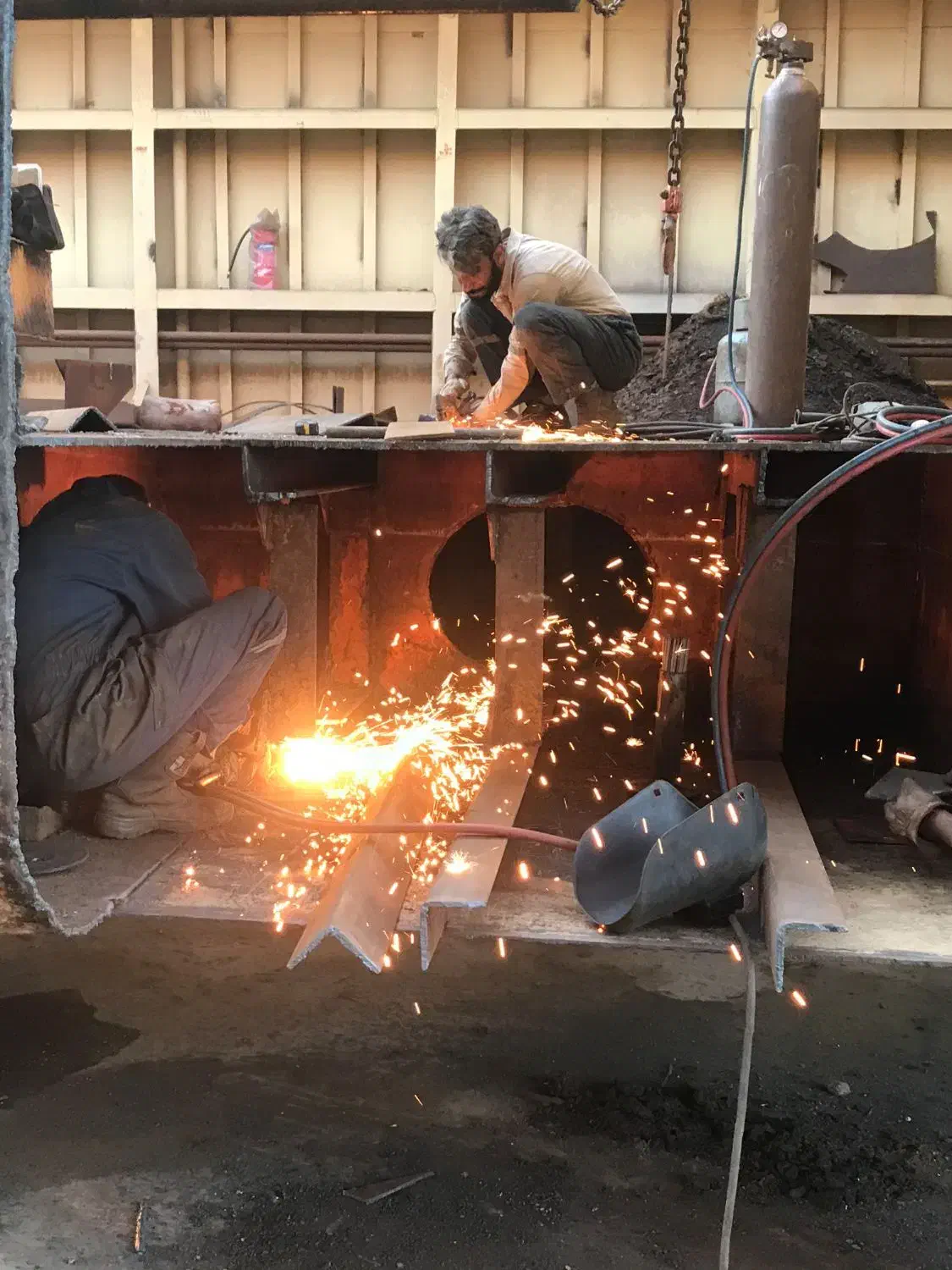 پیمانکاری جوشکاری و تعمیرات کشتی و سازه های دریایی|خدمات پیشه و مهارت|قشم, |دیوار