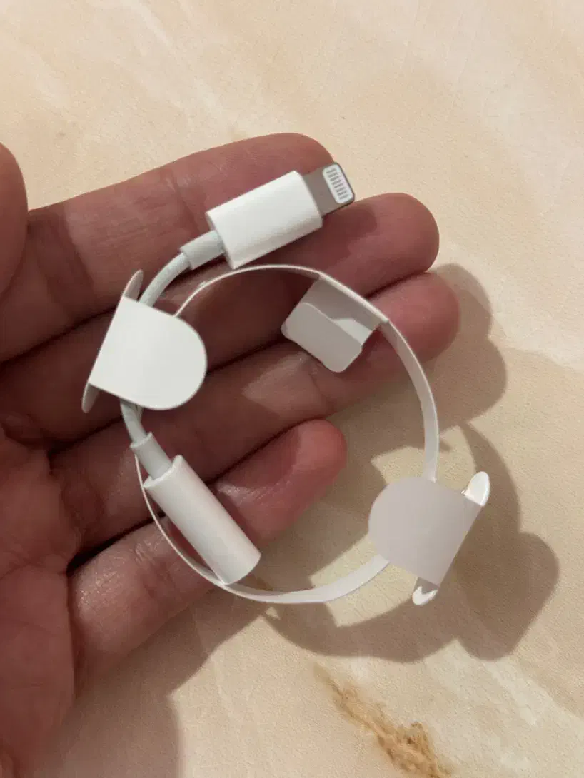 مبدل لایتنینگ به جک 3.5 میلی متری هدفون اپل|لوازم جانبی موبایل و تبلت|تهران, پاسداران|دیوار