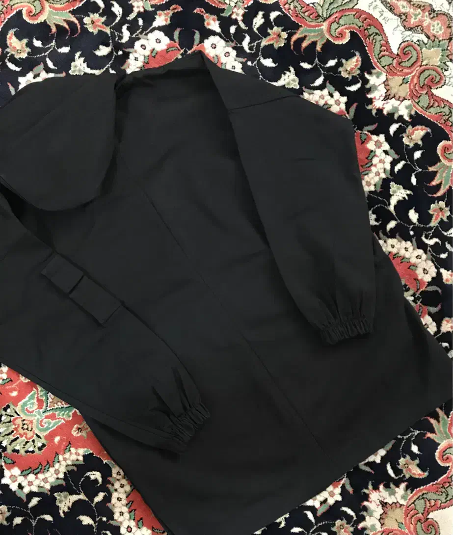 تعدادی لباس|لباس|شیراز, دشت چنار|دیوار