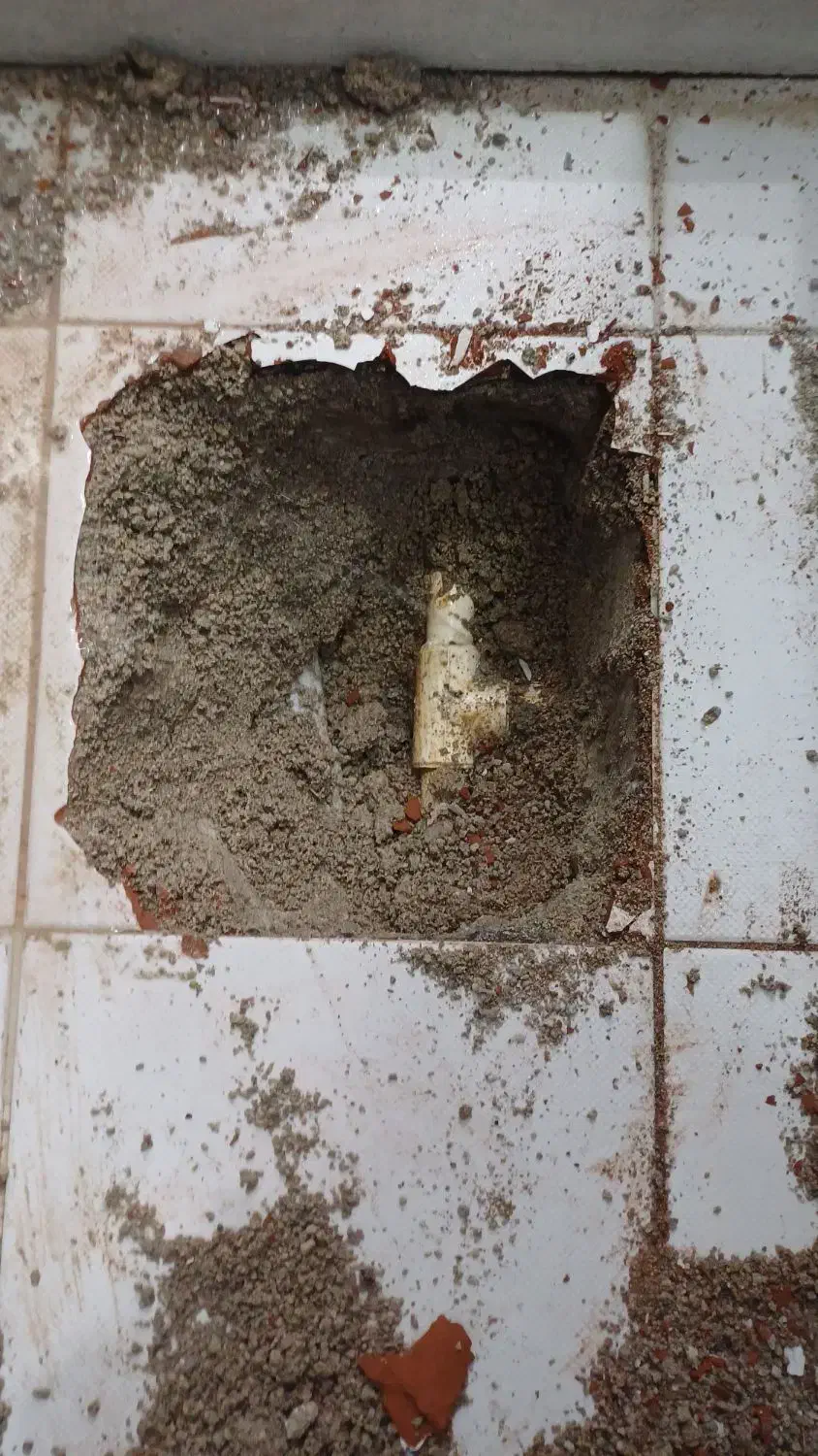 نشت یابی لوله اب با دستگاه نشت یاب|خدمات پیشه و مهارت|دوگنبدان, |دیوار