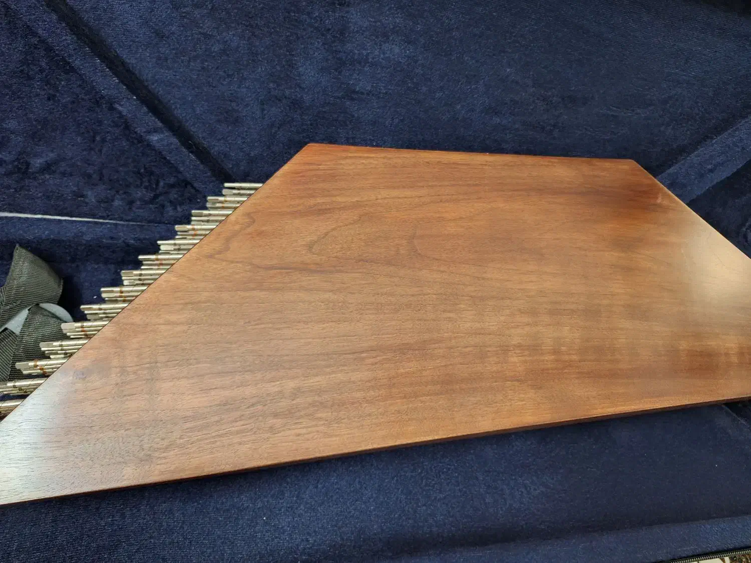 سنتور درحد نو|سازهای سنتی|ملارد, |دیوار