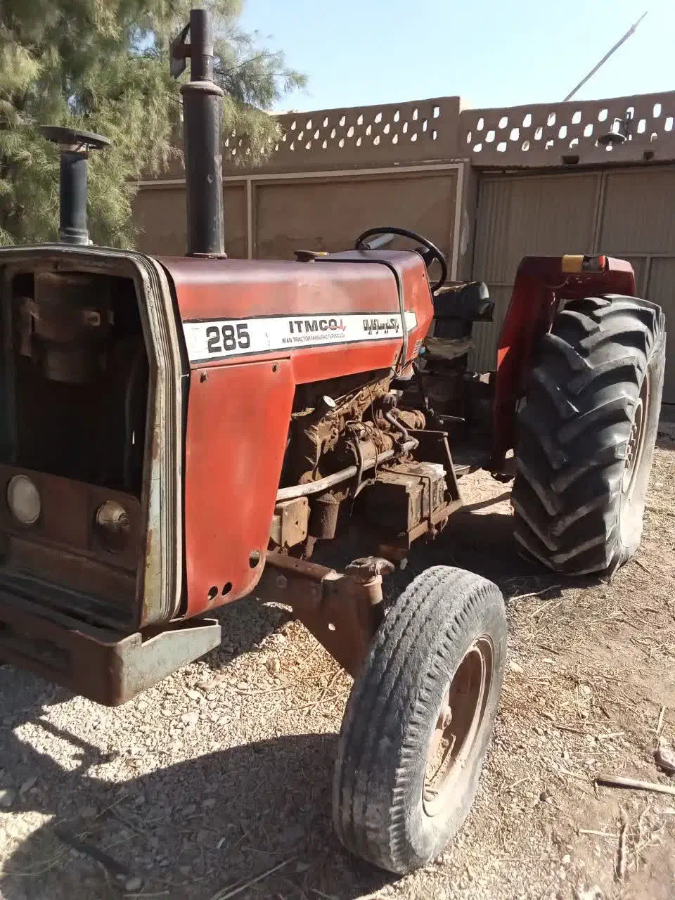 تراکتور مدل ۸۱.|خودرو سنگین|خور (اصفهان), |دیوار