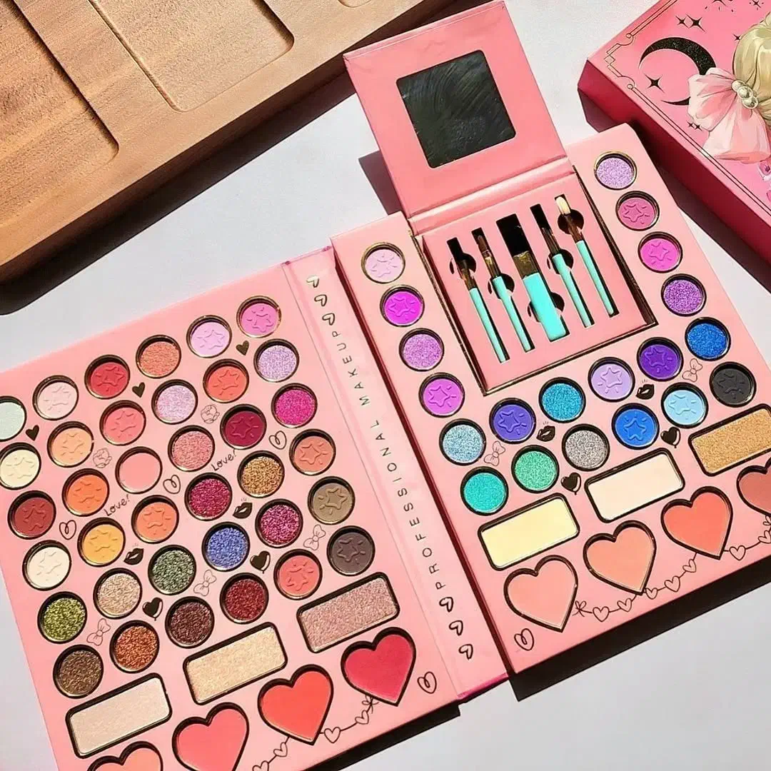 انواع لوازم ارایشی|آرایشی، بهداشتی، درمانی|آران و بیدگل, |دیوار