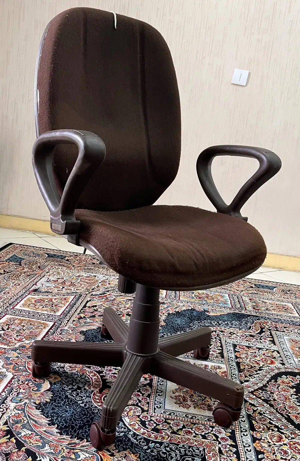 صندلی چرخ دار|مبلمان اداری|رشت, استقامت ۱|دیوار