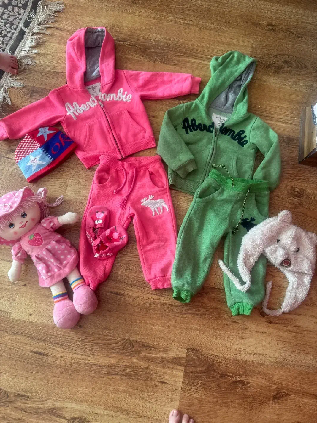 کاپشن و ست داخل کرک و بافت و کفش بچگانه خارجی|کفش و لباس بچه|مشهد, سجاد شهر|دیوار