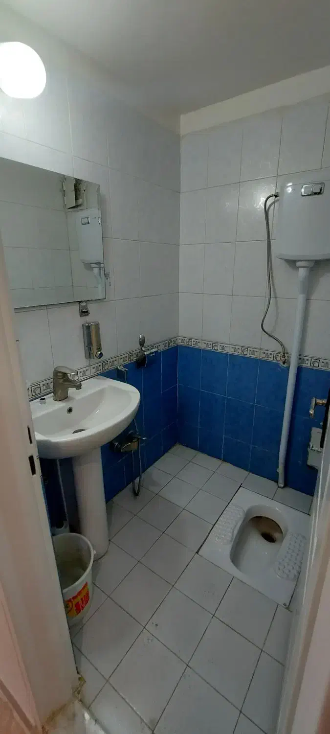 ۹۵متری گلبرگ چهار طبقه تک واحدی