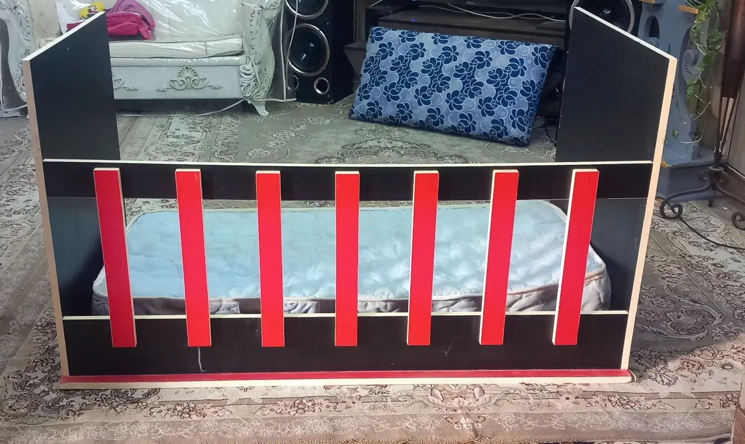 تخت همراه تشک سالم|تشک تختخواب|زابل, |دیوار