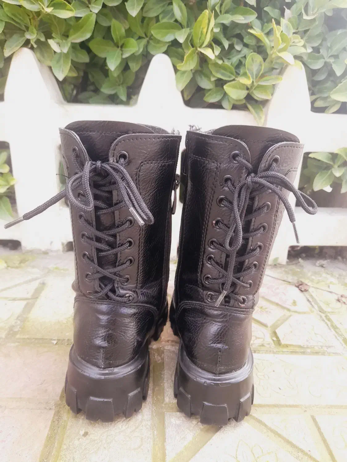 کفش بوت و نیم بت دخترانه در حد نو|کفش و لباس بچه|رشت, عینک|دیوار