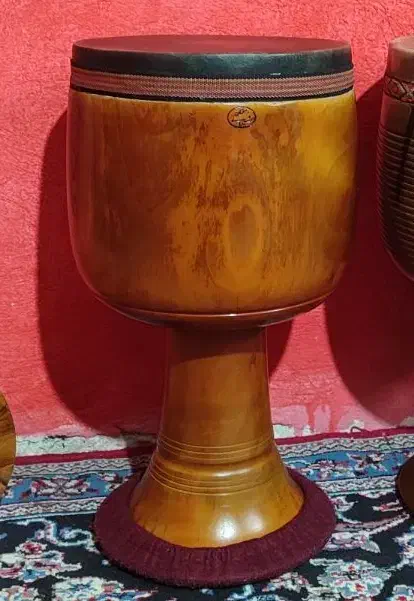 تنبک|سازهای سنتی|خرم‌آباد, |دیوار