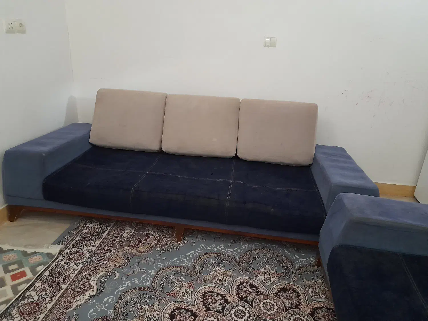 مبلمان ۷نفره راحتی با یک عدد زیر تلویزیونی|مبلمان خانگی و میز عسلی|سرپل ذهاب, |دیوار