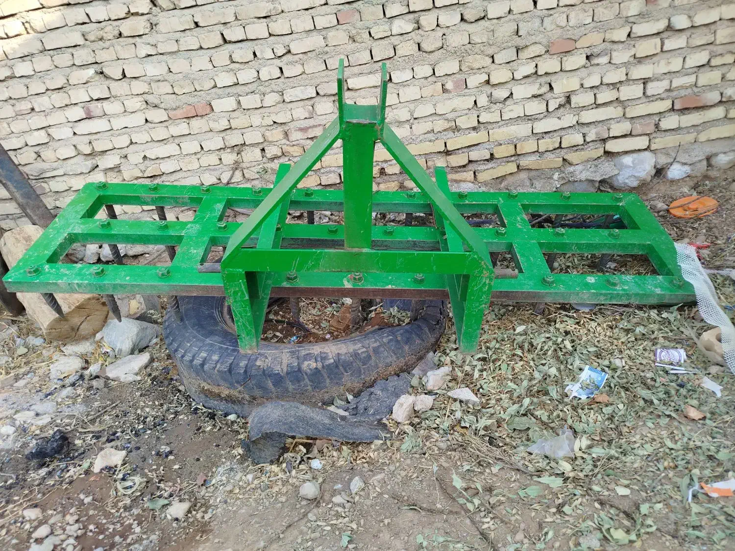 میخی تراکتور پنجه غازی|ماشین‌آلات صنعتی|اقلید, |دیوار