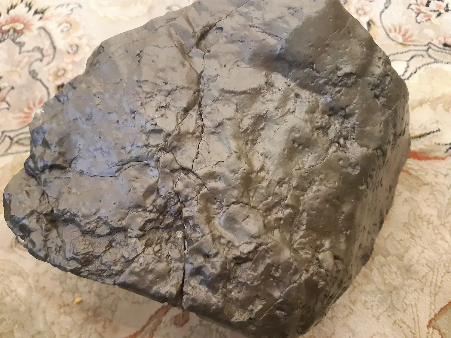 شهاب سنگ|کلکسیون اشیاء عتیقه|رشت, دروازه لاکان|دیوار